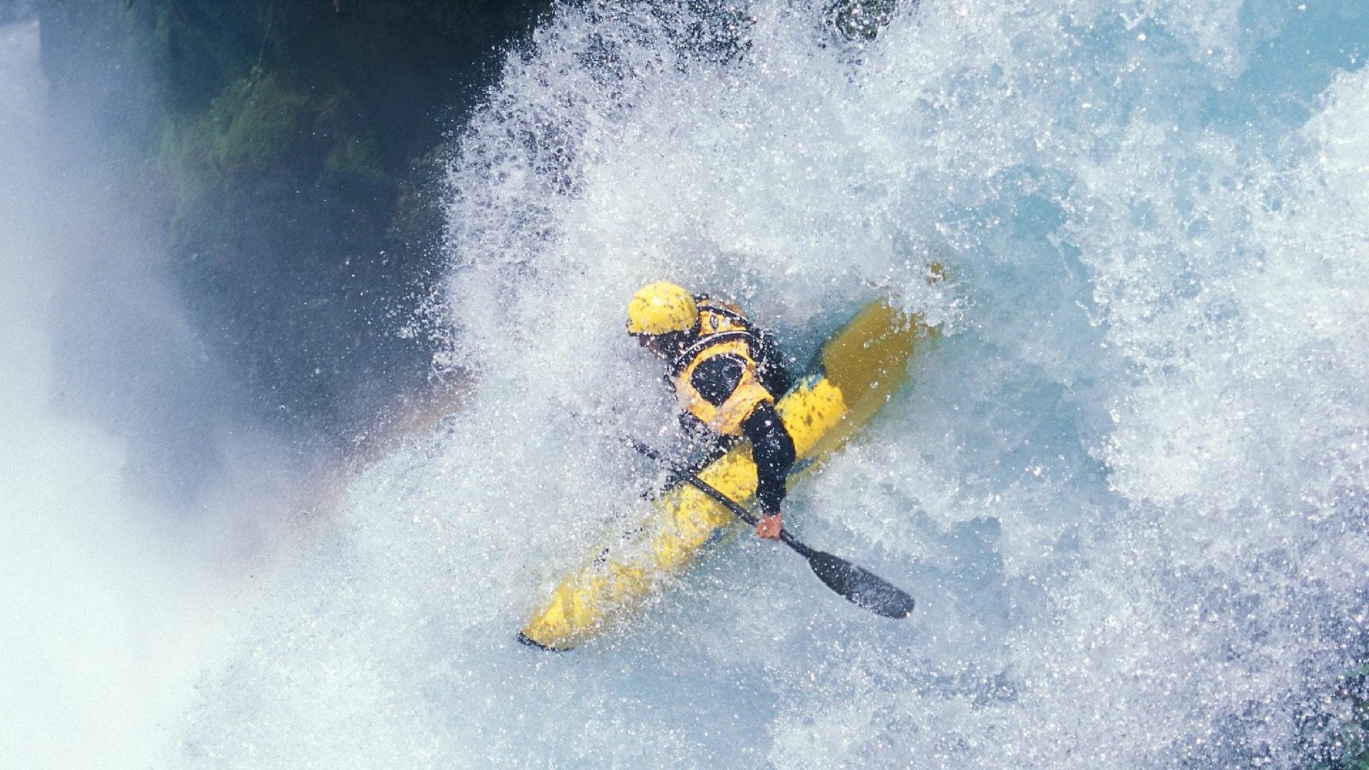 纳达尔鏖战五盘险胜德约科维奇，第15次晋级法网男单决赛